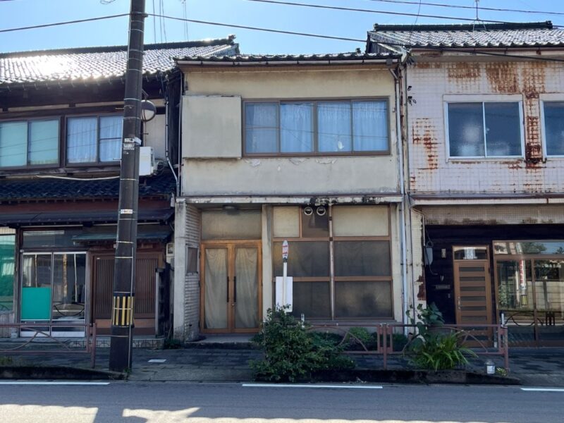 小矢部市西福町 売家