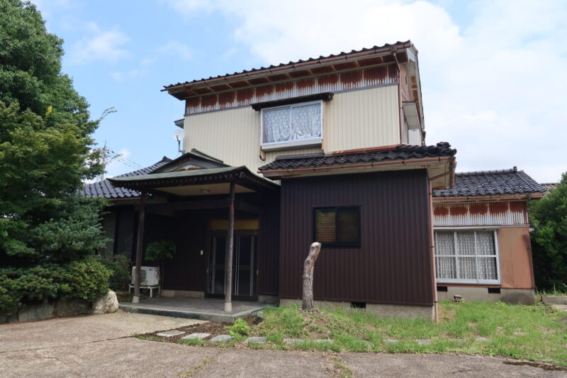 小矢部市今石動町 売家