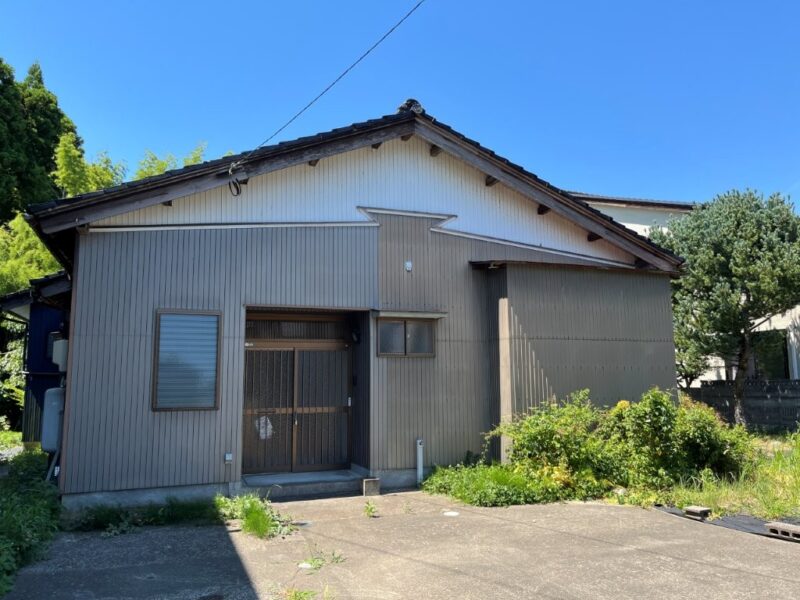 小矢部市西町 売家